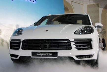 Porsche Cayenne 2018 giá từ 5,4 tỷ đồng tại Việt Nam