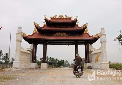 Cận cảnh cổng làng 4 tỷ đồng ở Nghệ An