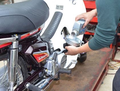 Mẹo nhỏ giúp lái xe máy tiết kiệm nhiên liệu