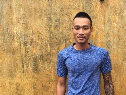 Cầm mã tấu xông vào nhà chém người vì 'không ra nói chuyện'