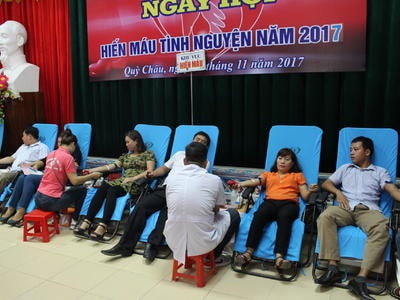 Hơn 600 tình nguyện viên huyện Quỳ Châu tham gia ngày hội hiến máu