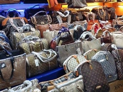 Vì sao hàng giả hàng nhái lộng hành?