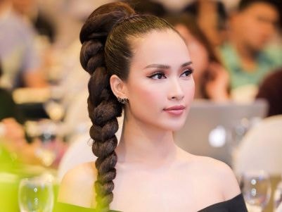 Ca sỹ Ái Phương đẹp khác lạ khi bất ngờ đổi style