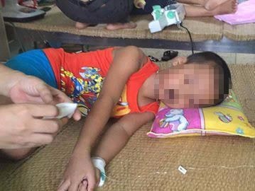 Nghệ An: Ăn bột thông bồn cầu, 3 trẻ mầm non nhập viện