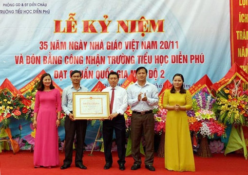 Trường Tiểu học Diễn Phú đón bằng đạt chuẩn Quốc gia mức độ 2