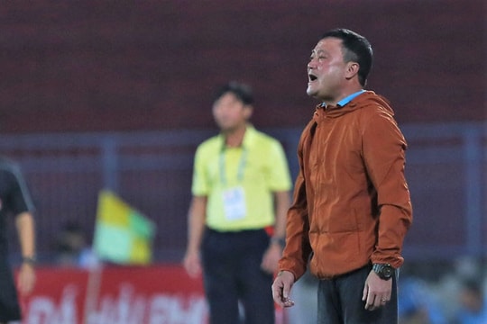 HLV Trương Việt Hoàng chia tay CLB Hải Phòng