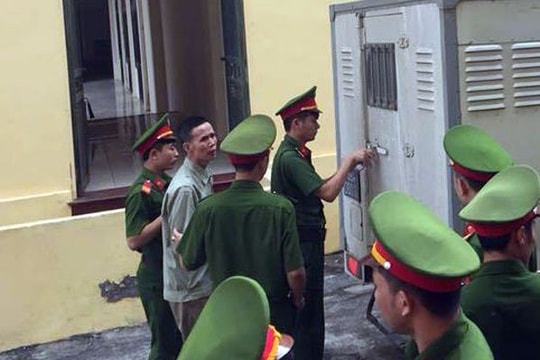 Thiếu nữ sinh con ngoài ý muốn vì bị bác họ hơn 40 tuổi xâm hại