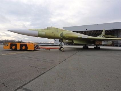 Máy bay ném bom chiến lược Tu-160M2 chính thức ra mắt