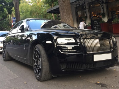 Xe 'khủng' Rolls-Royce Ghost Black Badge bất ngờ xuất hiện tại Hà Nội