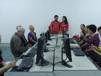 Hội Doanh nghiệp Nghệ Tĩnh: Hỗ trợ 400 triệu đồng cho học sinh vùng lũ