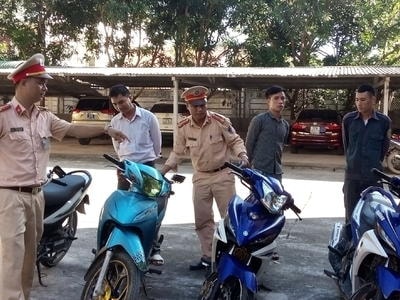 Triệu tập nhóm thanh niên đầu trần, dàn hàng ngang khi rước dâu