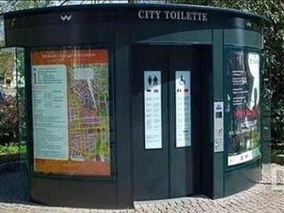 Công ty kiếm được 1.000 tỷ VND/năm nhờ cung cấp nhà vệ sinh miễn phí