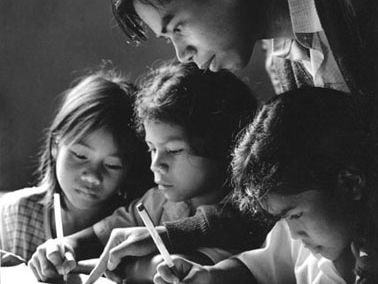 Giữ trọn đạo của người gieo chữ