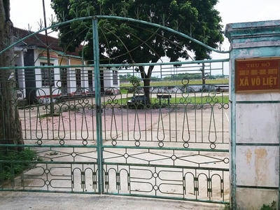 Kỷ luật một nữ cán bộ địa chính 'nã'  tiền dân để làm sổ đỏ