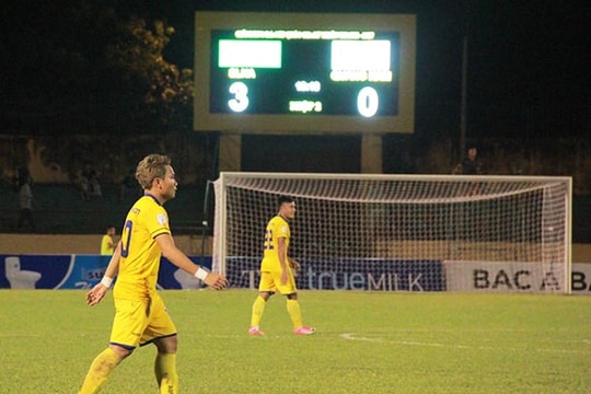 Vì những điều này, Phi Sơn nên cân nhắc ở lại SLNA !