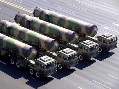 Trung Quốc khoe tên lửa có thể 'bắn trúng mọi nơi trên thế giới'