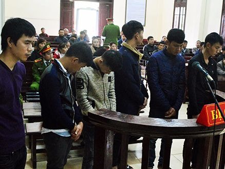 Lĩnh án do đánh chết người trong lúc chống cự