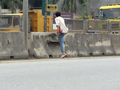 Quốc lộ 1A tiếp tục bị phá hoại