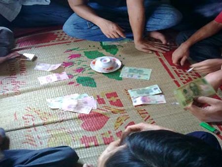 Nghệ An: Khởi tố ổ nhóm đánh bạc nơi vùng sâu