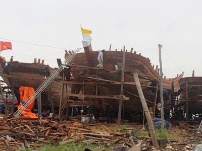 Một huyện ở Nghệ An đóng mới 52 'tàu 67'