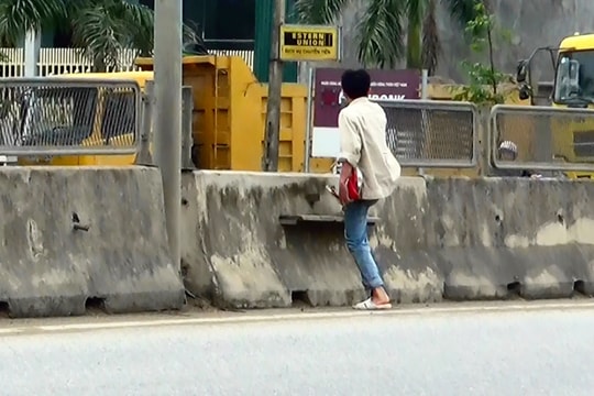 Nhiều hạng mục trên Quốc lộ 1A tiếp tục bị phá hoại