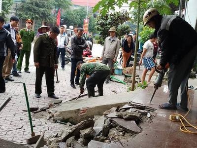 Con Cuông quyết 'làm sạch' hành lang an toàn giao thông