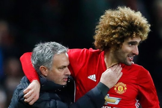 Mourinho bất lực nhìn Fellaini rời MU, Lewandowki giảm lương để đến Real