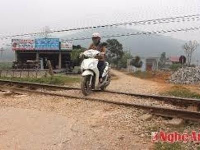 Không lắp đặt rào chắn tại đường ngang dân sinh mở bất hợp pháp