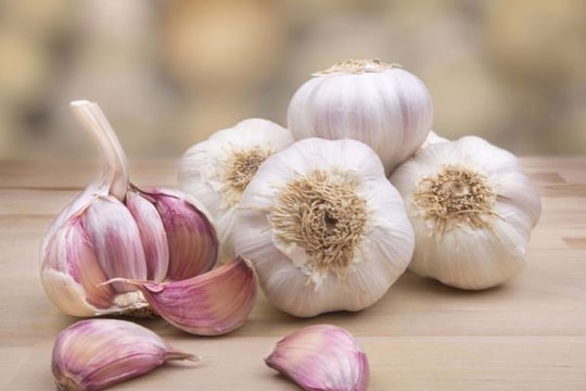 Cách ngâm tỏi mật ong giúp làm đẹp da