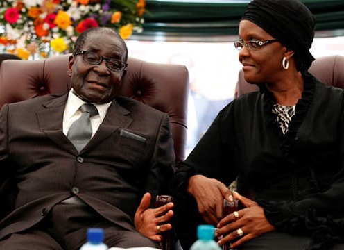 Cú bắt tay từ chức hơn 10 triệu USD của cựu Tổng thống Zimbabwe