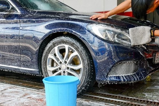 5 sai lầm phổ biến khi tự rửa ô tô tại nhà