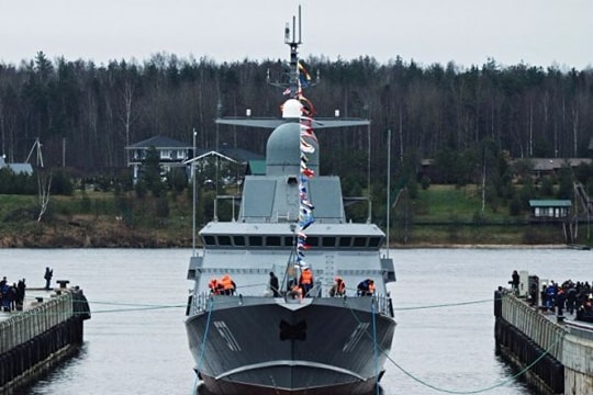 Uy lực chết người từ tàu tên lửa nhện độc Karakurt của Nga