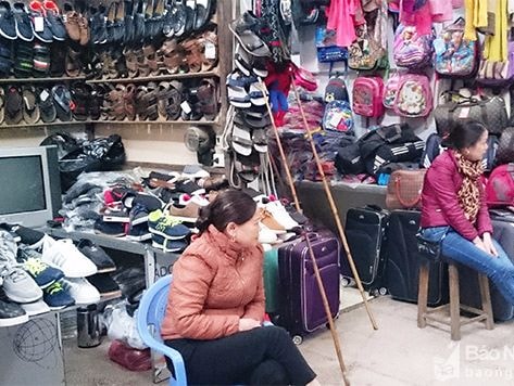 Ế ẩm chợ truyền thống