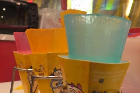 Start-up sản xuất cốc dùng xong có thể ăn luôn