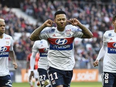 Memphis Depay trở lại Old Trafford?