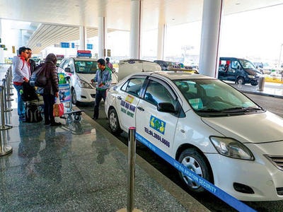 Taxi không quá 6 tuổi mới được chở khách ở Nội Bài?