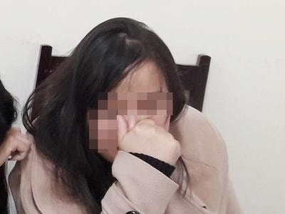 Cách thức 'tú bà' lên mạng xã hội tuyển sinh viên bán dâm