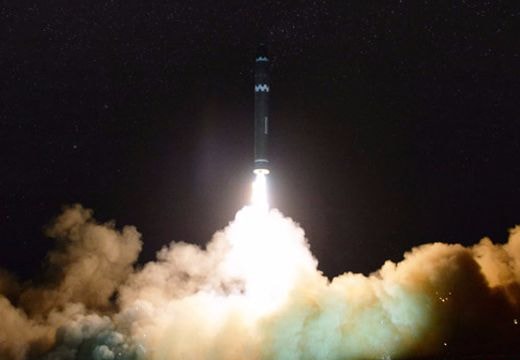 Điểm đáng nghi của tên lửa Triều Tiên mới phóng