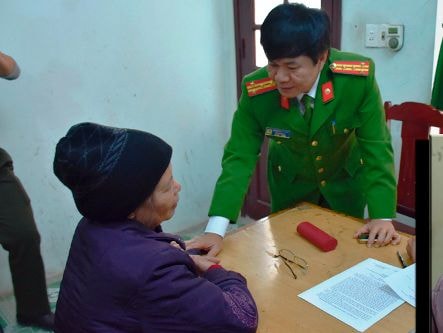 Bà nội đổi lời khai: Bé 20 ngày tử vong do đánh rơi