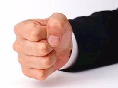 Nắm chặt tay 30s - cách kiểm tra mạch máu có tắc nghẽn hay không