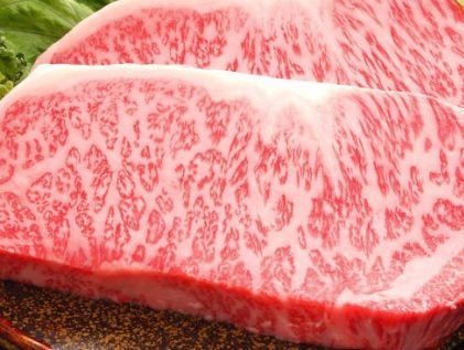 Thịt bò ngoại giá vài triệu đồng một kg ồ ạt vào Việt Nam