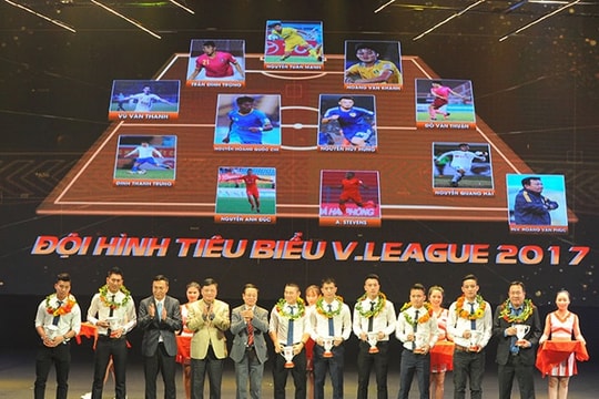 Phi Sơn, Văn Khánh và SLNA được tôn vinh tại Gala mùa bóng 2017