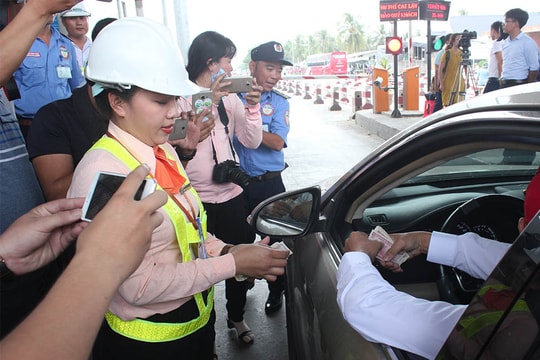 Sếp Tổng cục Đường bộ 'vi hành' tại BOT Cai Lậy