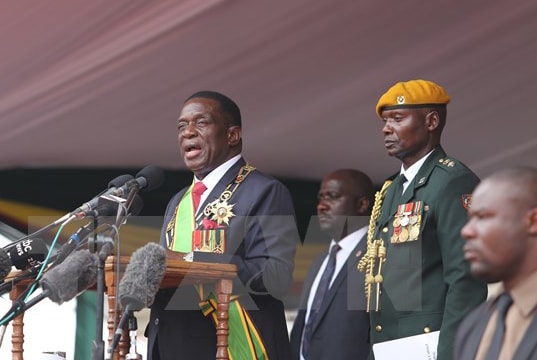 Tân Tổng thống Zimbabwe quyết định cách chức hai bộ trưởng