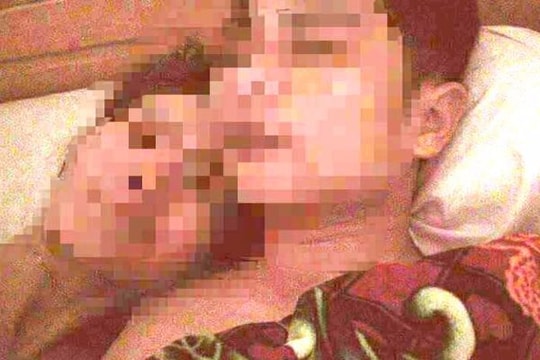 Kỷ luật nữ cán bộ lộ ảnh 'vui vẻ' với chủ tịch xã