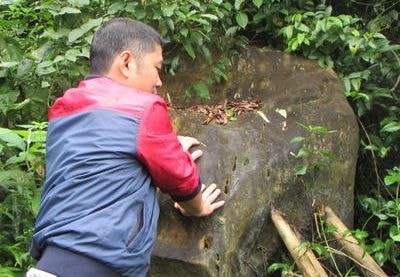 6 hộ dân nơm nớp với nguy cơ đá lăn sập nhà