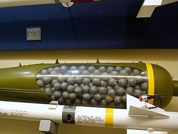 Mỹ tuyên bố vẫn duy trì bom chùm trong kho vũ khí