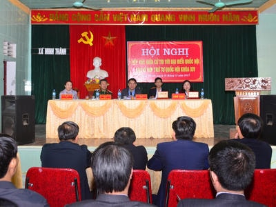 Vẫn còn nông dân trồng 2 luống rau, sạch để ăn, không an toàn để bán