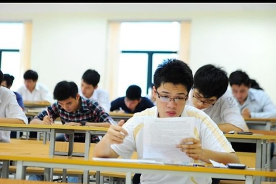 Sinh viên được vào hội đồng trường, có quyền bầu hiệu trưởng