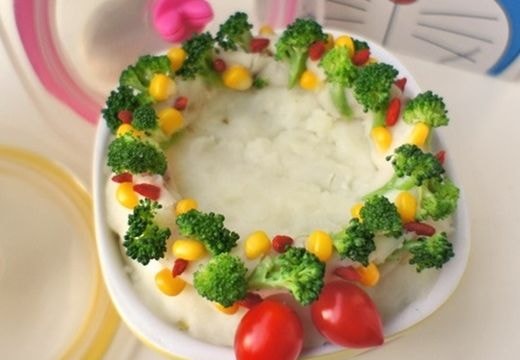 Cách trang trí món ăn để đưa không khí Giáng sinh vào bàn ăn gia đình